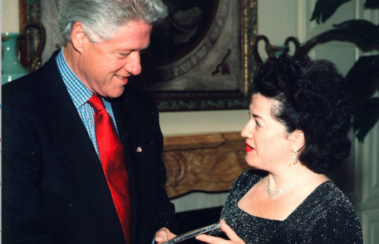 Zoya Shuhatovich et Bill Clinton Photo © Zoya Shuhatovich